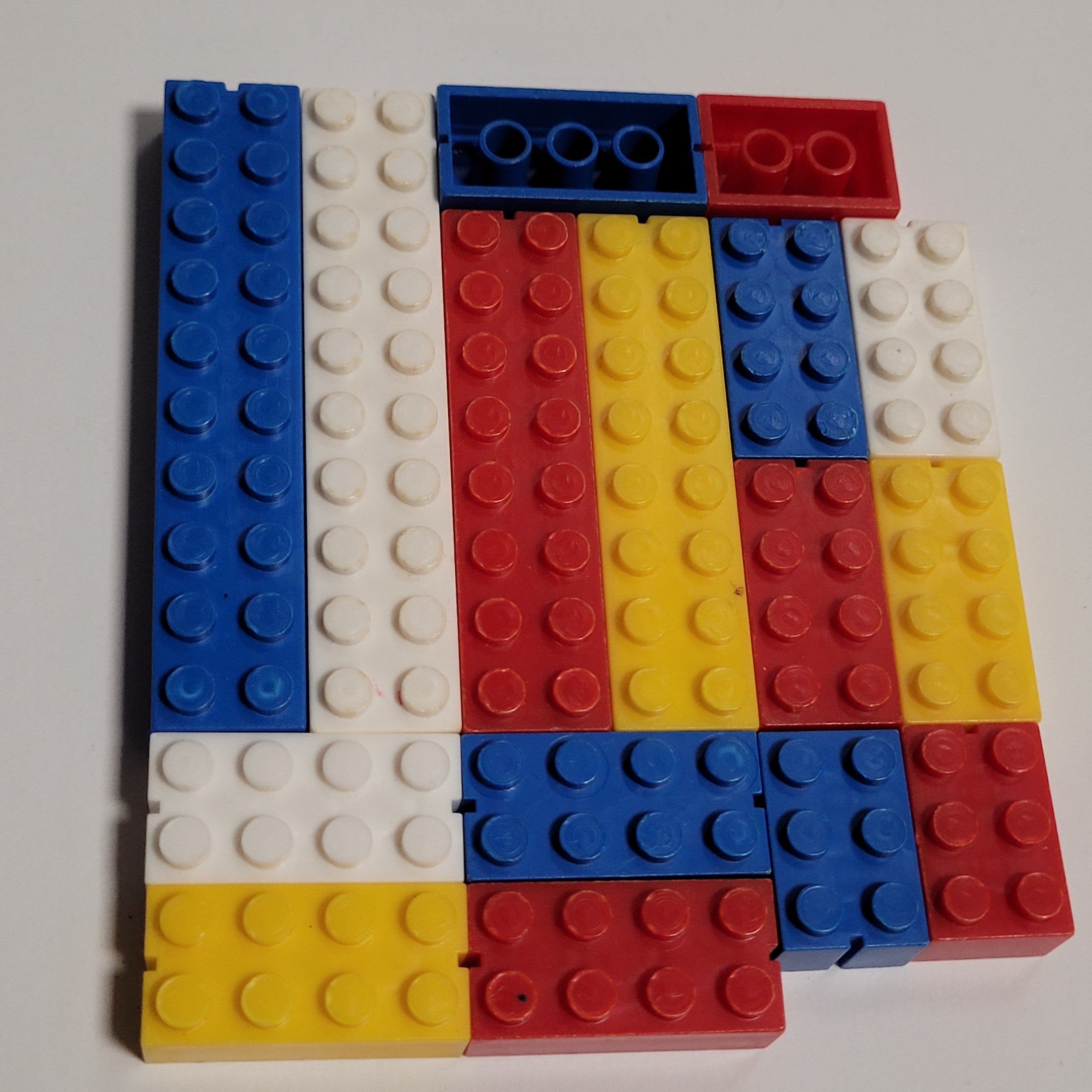 BYGGIS plastic bricks