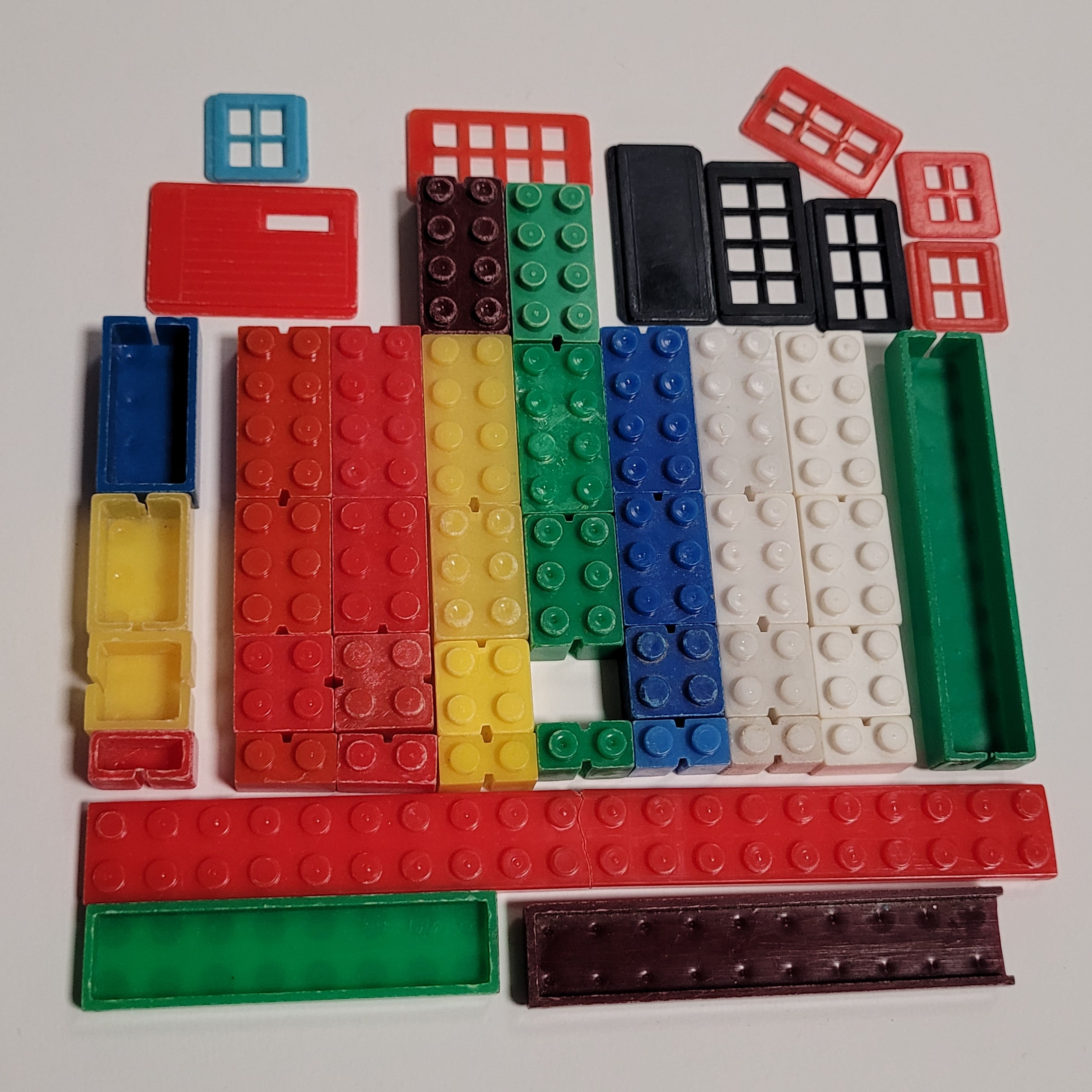 Byg Selv plastic bricks