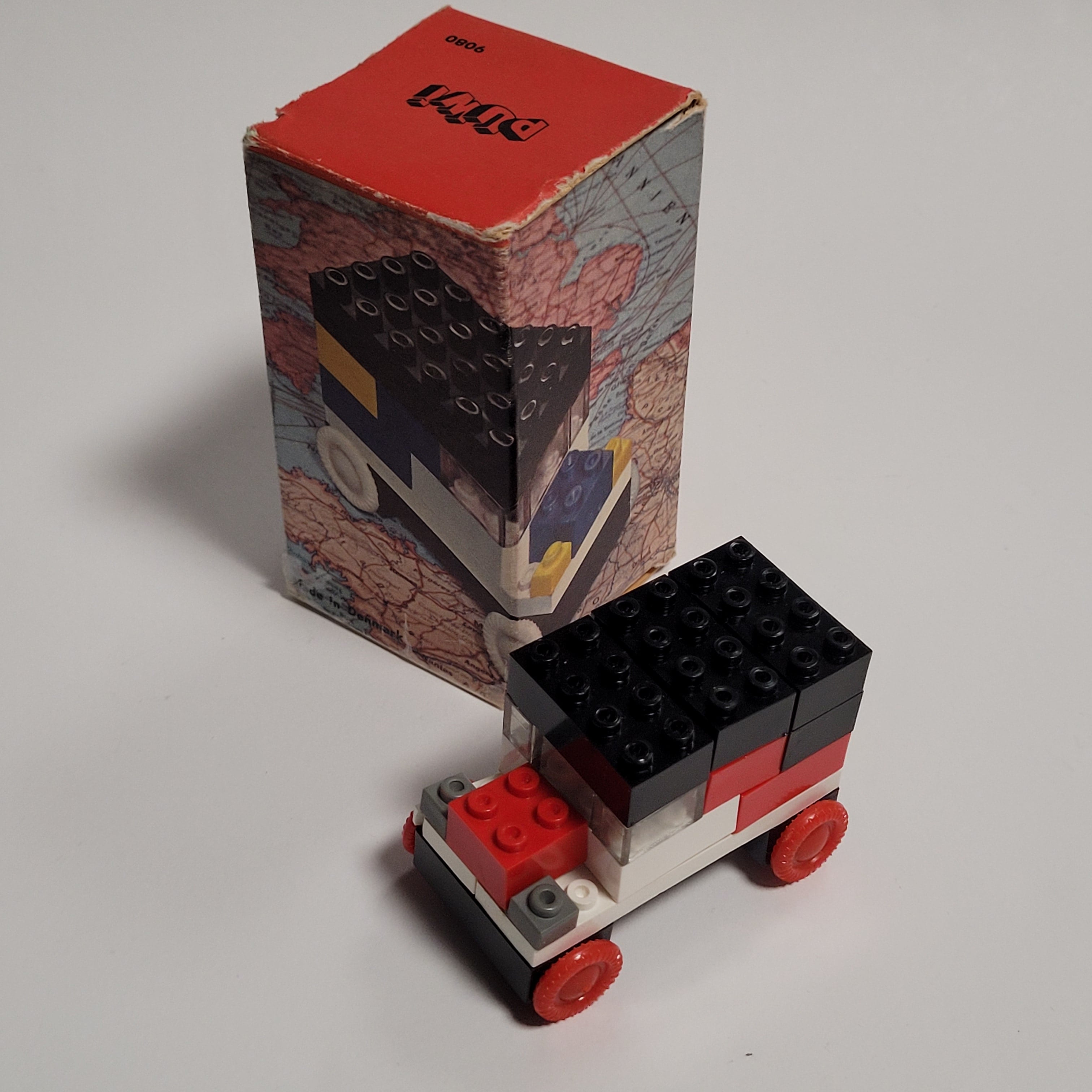 PUWI plastuc bricks set, 315 European Taxi LEGO set copy