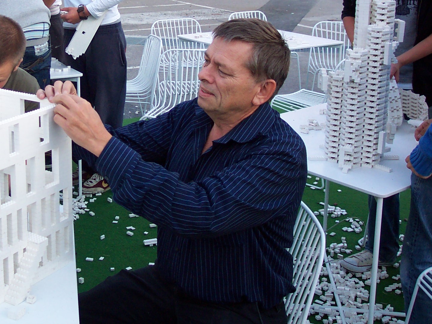 Arne Langlo Hagen building with LEGO
