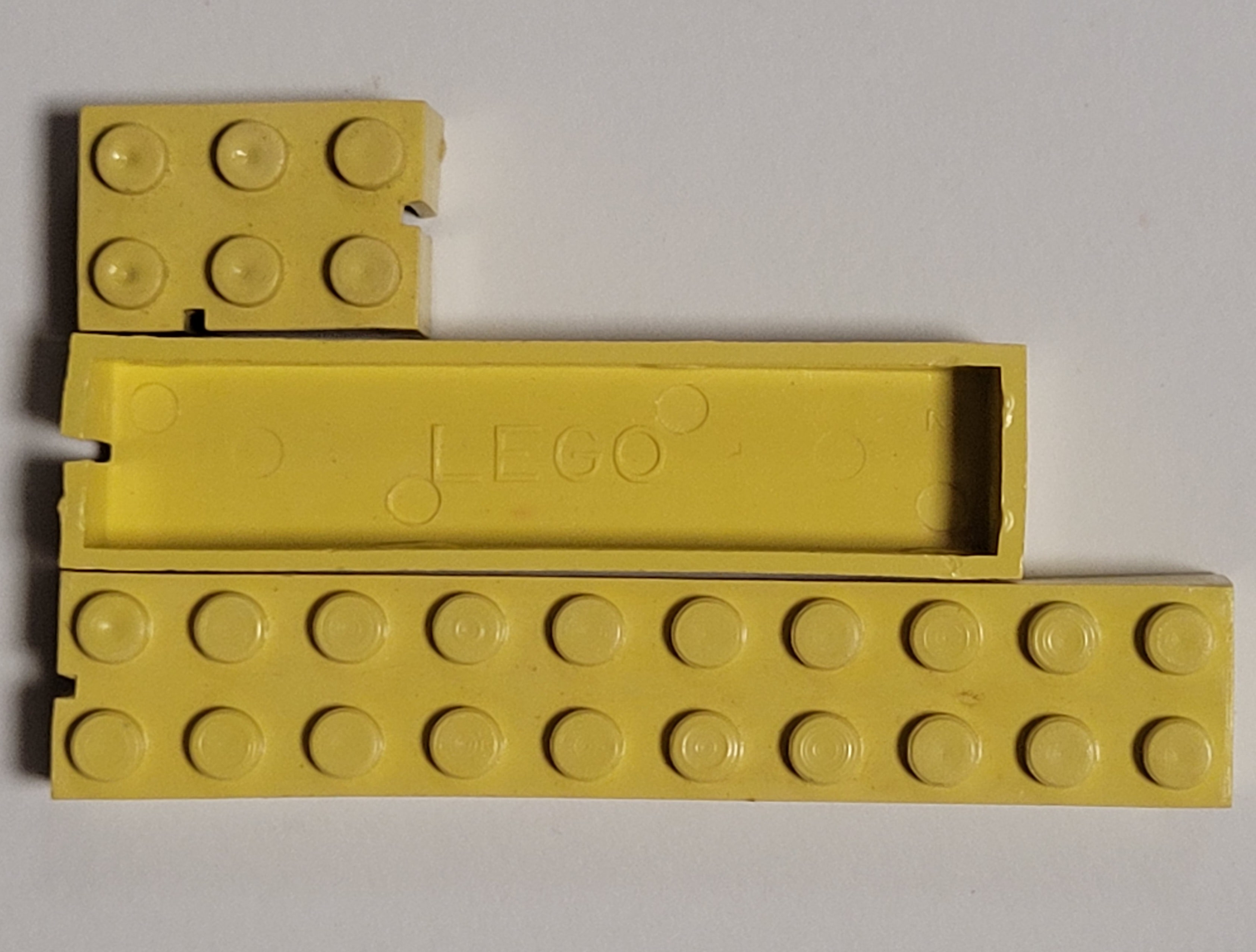 Light yellow Norwegian short LEGO beams