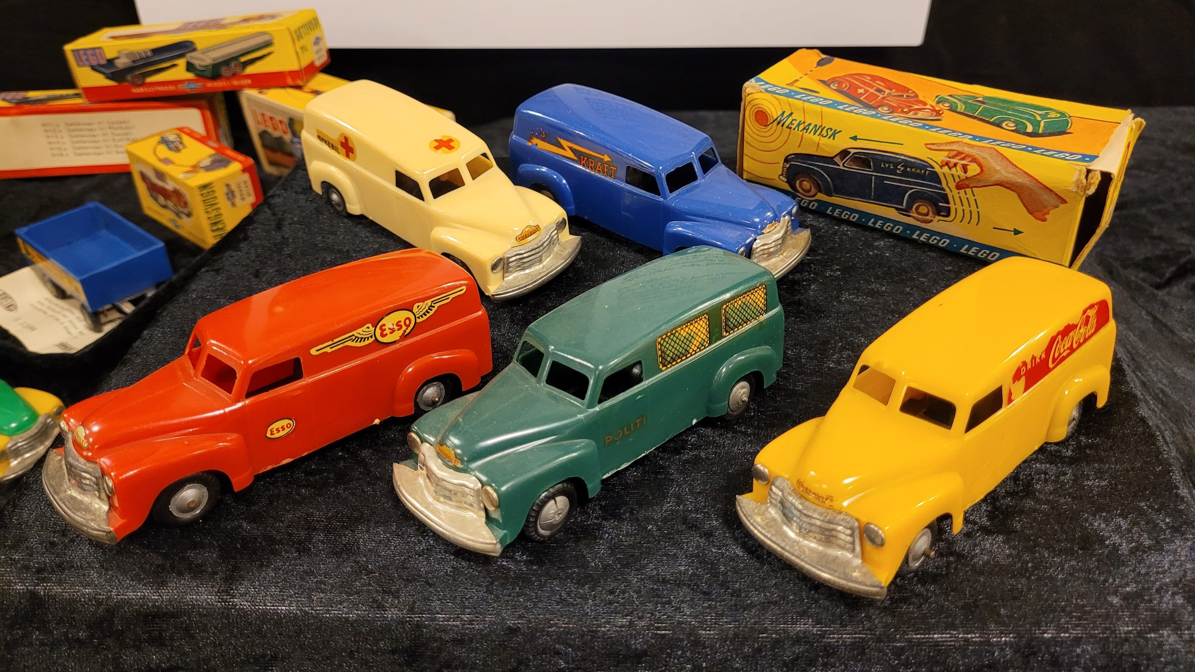 LEGO Norway Chevrolet vans