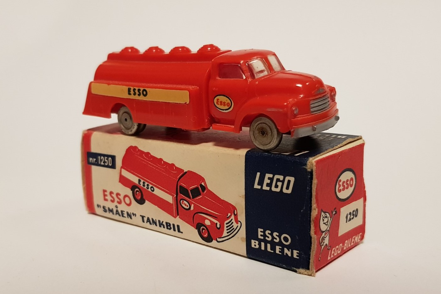 Norwegian 1:87 1250 LEGO ESSO tanker